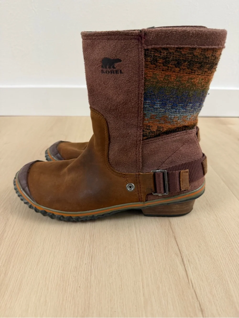 Sorel Women's Slimshortie Cozy Boots
